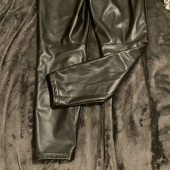 Fabletics Vegan Leather High Waisted Leggings🖤 - Picture 8 of 8